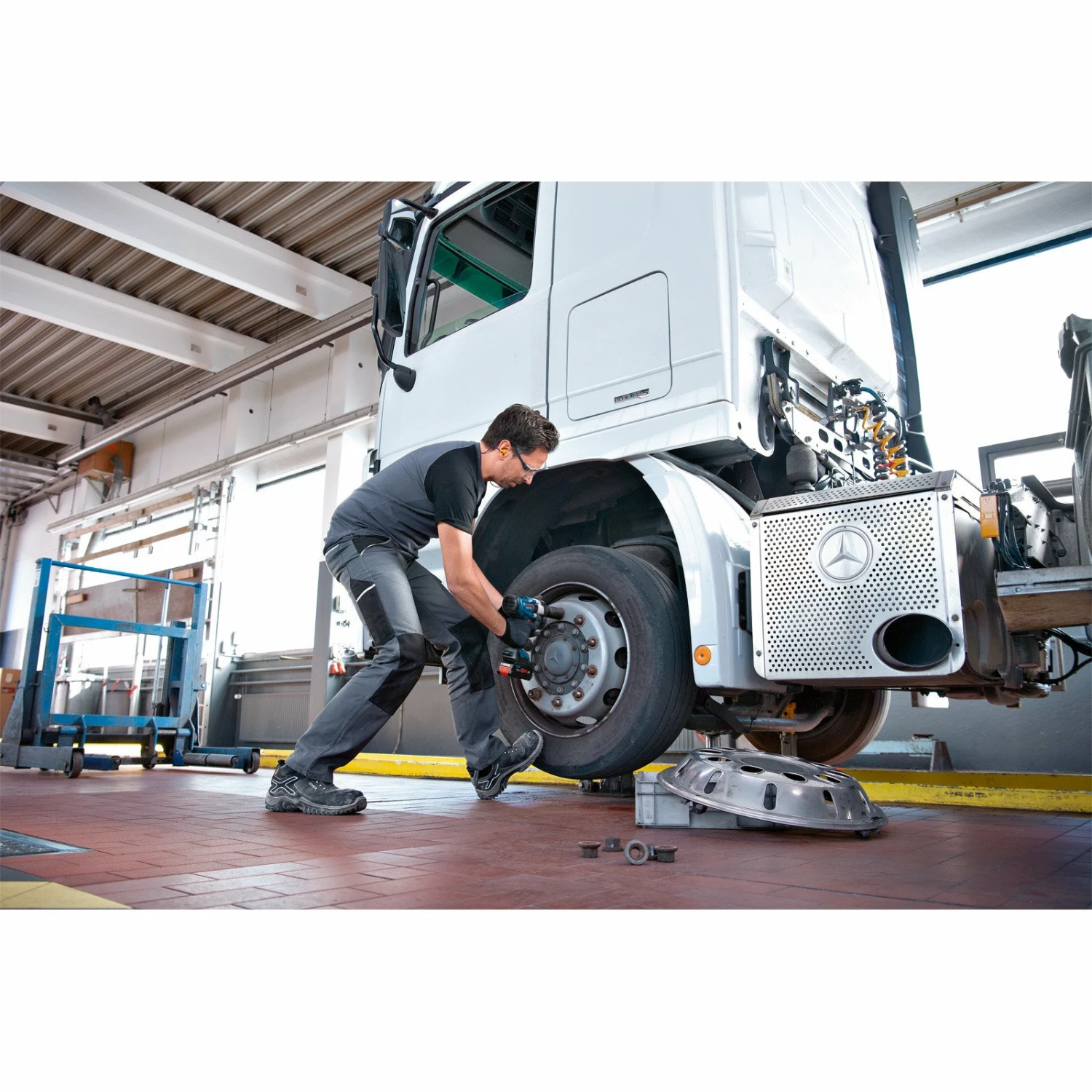 Bosch Akku-Drehschlagschrauber GDS 18V-1000 C Solo Inkl. Bluetooth Modul In L-Boxx - 06019J8001 10 Bosch Akku-Drehschlagschrauber GDS 18V-1000 C Solo Inkl. Bluetooth Modul In L-Boxx - 06019J8001 – Bild 8