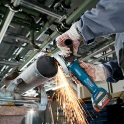 Bosch Akku-Winkelschleifer GWS 18V-10 P Solo In L-Boxx - 06019J4102 9 Bosch Akku-Winkelschleifer GWS 18V-10 P Solo In L-Boxx - 06019J4102 -elektrische Bohrmaschine Geschäft bosch 06019j4100 06019j4102 anwendung 3