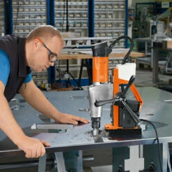 Fein Magnet-Kernbohrmaschine KBM 50 Auto 1.200 W In Koffer 72704261000 -elektrische Bohrmaschine Geschäft fein 72704261000 anwendungsbild