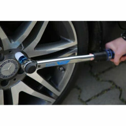 BRILLIANT TOOLS 1/2" Drehmomentschlüssel Mit Drehknopf-Umsteck-Ratschenkopf 20 - 200 Nm - BT141901 -elektrische Bohrmaschine Geschäft fot anw alg bt bt141901.aw3 sall aing v1