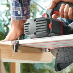 Mafell Kappschienen-Säge KSS 60 Cc - 91B101 10 Mafell Kappschienen-Säge KSS 60 Cc - 91B101 -elektrische Bohrmaschine Geschäft kss60cc anwendung03 zoom