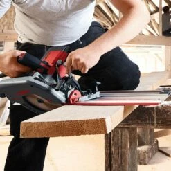 Mafell Kappschienen-Säge KSS 60 Cc - 91B101 11 Mafell Kappschienen-Säge KSS 60 Cc - 91B101 -elektrische Bohrmaschine Geschäft kss60cc anwendung04 zoom