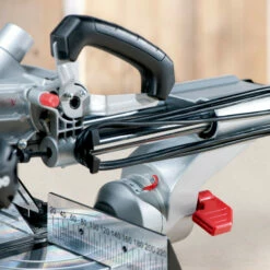 Metabo Kappsäge KGS 216 M 1.200 W - 1.500 W - 619260000 12 Metabo Kappsäge KGS 216 M 1.200 W - 1.500 W - 619260000 -elektrische Bohrmaschine Geschäft metabo 619260000 anwendungsbild 4